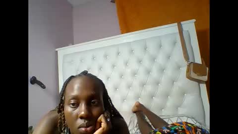 Snapshot of sweetnovah chatting on 06/08/26, 01:28 Novah girlie online show from 06/08/26, 01:28