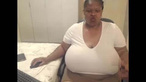 sweetnoziexxx online show from 12/15/24, 09:56