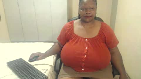 sweetnoziexxx online show from 01/12/25, 02:24