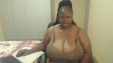 sweetnoziexxx online show from 01/13/25, 12:56