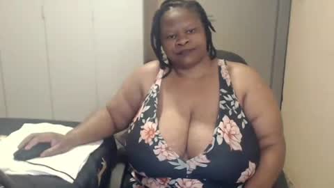 sweetnoziexxx online show from 10/13/25, 05:51
