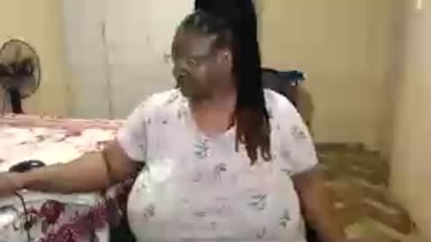 sweetnoziexxx online show from 07/17/26, 05:07
