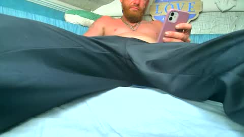 Snapshot of sweetnsexy95 chatting on 02/25/25, 09:57 WeAim2PZzz online show from 02/25/25, 09:57