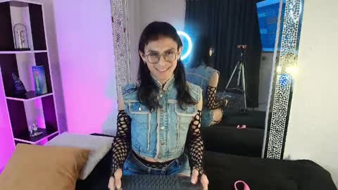 Snapshot of sweetobsidian_boy chatting on 04/06/26, 01:23 obsidian online show from 04/06/26, 01:23