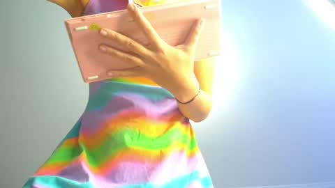 Veronica and Alex online show from 10/12/25, 04:55