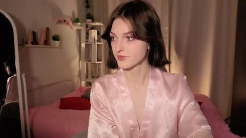 Snapshot of sweetparadox chatting on 10/05/25, 01:42 Anya online show from 10/05/25, 01:42