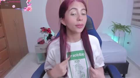 sweetpeach_20 online show from 02/08/25, 07:16