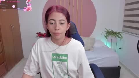 sweetpeach_20 online show from 02/08/25, 10:40