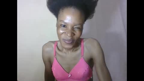 ESTHER online show from 05/07/26, 01:55
