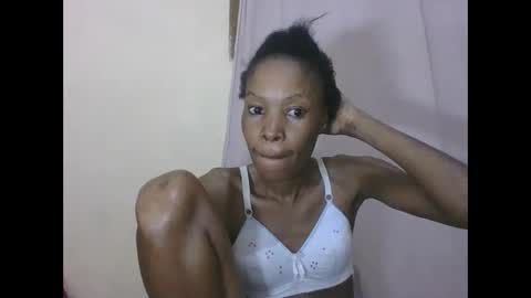 ESTHER online show from 06/04/26, 01:33