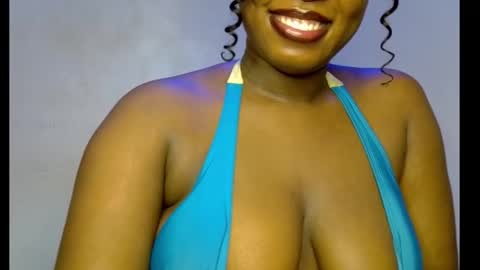 Snapshot of sweetpetitgirl chatting on 03/12/26, 11:55 LILY BRANDY online show from 03/12/26, 11:55