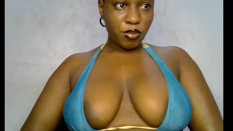 Snapshot of sweetpetitgirl chatting on 03/21/26, 08:52 LILY BRANDY online show from 03/21/26, 08:52