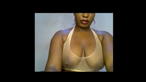Snapshot of sweetpetitgirl chatting on 03/25/26, 07:03 LILY BRANDY online show from 03/25/26, 07:03