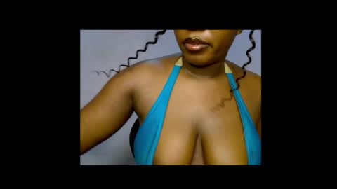 Snapshot of sweetpetitgirl chatting on 04/06/26, 06:53 LILY BRANDY online show from 04/06/26, 06:53