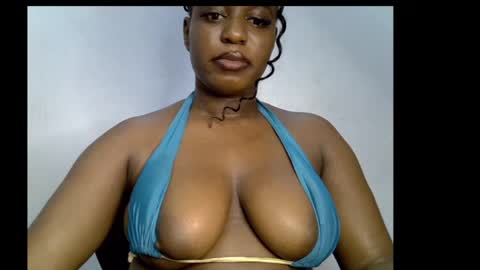 Snapshot of sweetpetitgirl chatting on 04/16/26, 09:39 LILY BRANDY online show from 04/16/26, 09:39