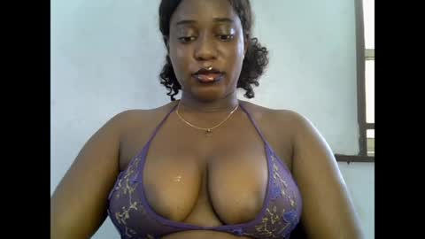 Snapshot of sweetpetitgirl chatting on 05/15/26, 08:21 LILY BRANDY online show from 05/15/26, 08:21