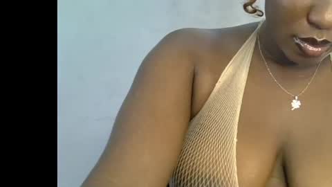 Snapshot of sweetpetitgirl chatting on 06/07/26, 08:18 LILY BRANDY online show from 06/07/26, 08:18