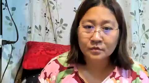 Snapshot of sweetpilipina88 chatting on 10/27/25, 01:20 MIA online show from 10/27/25, 01:20