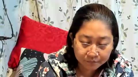Snapshot of sweetpilipina88 chatting on 10/28/25, 10:12 MIA online show from 10/28/25, 10:12