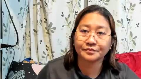 Snapshot of sweetpilipina88 chatting on 11/20/25, 12:44 MIA online show from 11/20/25, 12:44