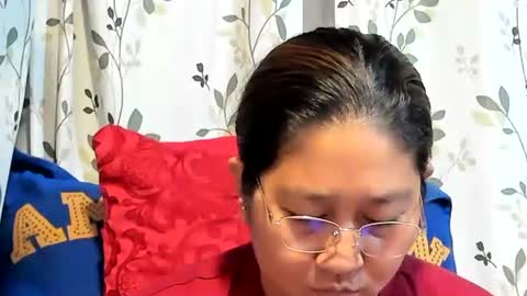 Snapshot of sweetpilipina88 chatting on 11/24/25, 10:53 MIA online show from 11/24/25, 10:53