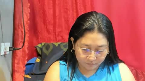 Snapshot of sweetpilipina88 chatting on 05/18/26, 09:59 MIA online show from 05/18/26, 09:59