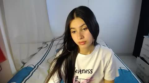 Snapshot of sweetpink1_ chatting on 10/19/25, 09:15 Caro  Lily online show from 10/19/25, 09:15