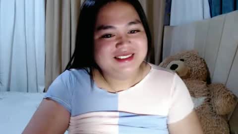 Snapshot of sweetprincess_athena chatting on 01/15/26, 09:29 Princess Ella online show from 01/15/26, 09:29