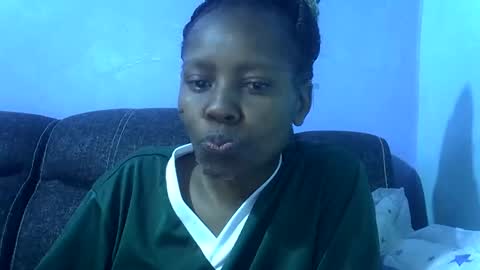 Snapshot of sweetqueen20 chatting on 06/11/26, 02:00 queen online show from 06/11/26, 02:00