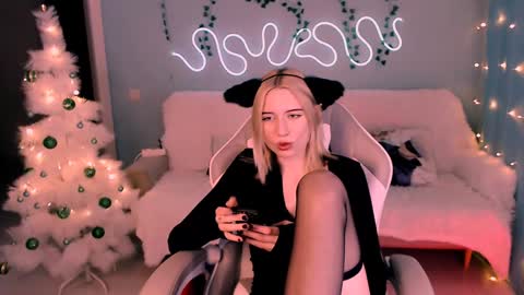 Snapshot of sweetrichal chatting on 12/15/24, 01:24 sweetrichal online show from 12/15/24, 01:24