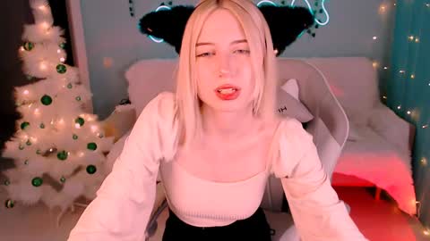 Snapshot of sweetrichal chatting on 12/15/24, 10:26 sweetrichal online show from 12/15/24, 10:26