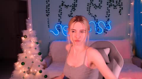 Snapshot of sweetrichal chatting on 01/20/25, 04:21 sweetrichal online show from 01/20/25, 04:21