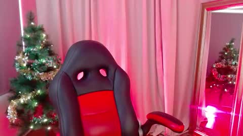 Snapshot of sweetrubiblues chatting on 12/14/25, 04:56 Rubi online show from 12/14/25, 04:56