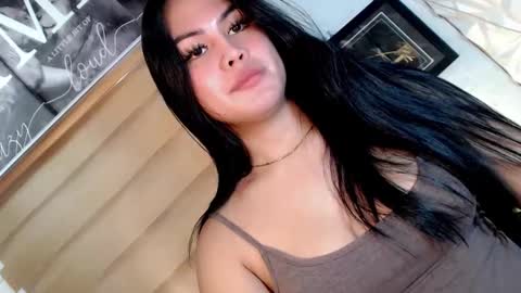 Snapshot of sweetsam14 chatting on 03/07/25, 01:42 sam online show from 03/07/25, 01:42