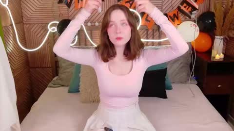 Snapshot of sweetshy_ chatting on 11/02/25, 12:51 Alice online show from 11/02/25, 12:51