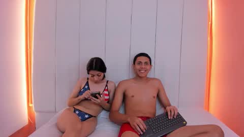 Snapshot of sweetsinners_os chatting on 03/03/26, 12:22 Miel and Leo online show from 03/03/26, 12:22