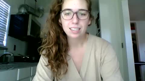 Snapshot of sweetsocalgirl chatting on 01/12/25, 06:05 sweetsocalgirl online show from 01/12/25, 06:05