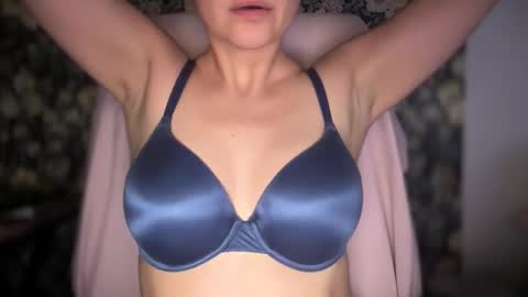 Snapshot of sweetssmashed chatting on 11/03/25, 11:15 sweetssmashed online show from 11/03/25, 11:15