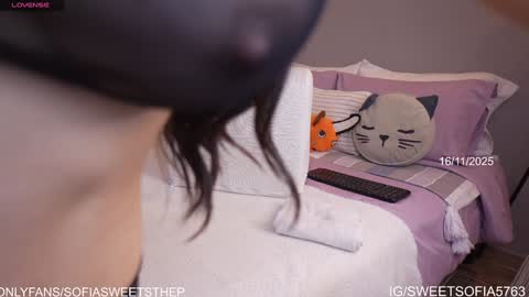 Sofia  online show from 11/17/25, 03:45