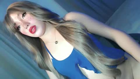 Snapshot of sweetsugarplum1 chatting on 03/19/26, 03:05 FATIMA online show from 03/19/26, 03:05