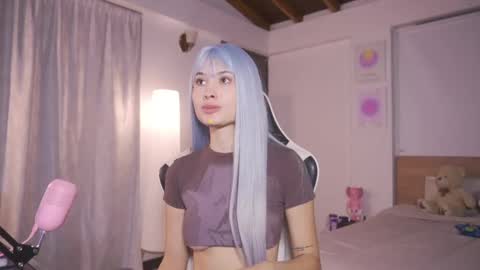 Cat independent model  online show from 09/09/25, 01:05