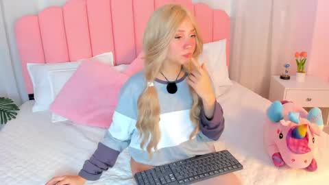 Snapshot of sweett_fire chatting on 04/15/26, 07:58 sweett_fire online show from 04/15/26, 07:58
