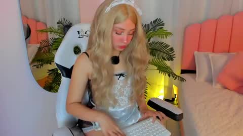 Snapshot of sweett_fire chatting on 04/23/26, 05:37 sweett_fire online show from 04/23/26, 05:37