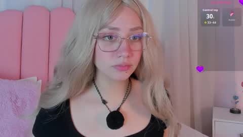 Snapshot of sweett_fire chatting on 05/23/26, 06:12 sweett_fire online show from 05/23/26, 06:12