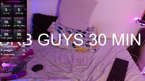Snapshot of sweett_minionn chatting on 04/19/26, 06:10 IG valeen mo Vale My schedule Monday to Friday900 am - 300 pm online show from 04/19/26, 06:10
