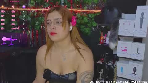 Snapshot of sweett_mollyy chatting on 12/22/25, 11:46 Molly - INDEPENDENT MODEL online show from 12/22/25, 11:46