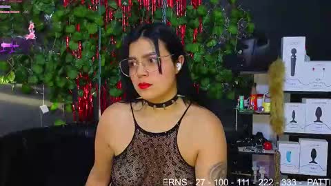 Snapshot of sweett_mollyy chatting on 02/20/26, 10:32 Molly - INDEPENDENT MODEL online show from 02/20/26, 10:32