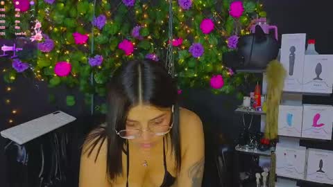 Snapshot of sweett_mollyy chatting on 05/30/26, 01:46 Molly - INDEPENDENT MODEL online show from 05/30/26, 01:46