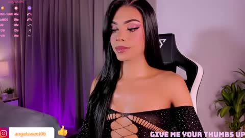Snapshot of sweett_shinexx chatting on 05/17/26, 06:22 angel online show from 05/17/26, 06:22