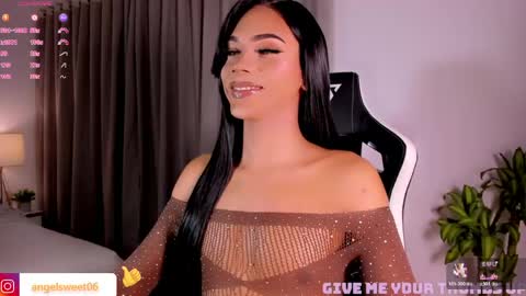 Snapshot of sweett_shinexx chatting on 06/05/26, 04:52 angel online show from 06/05/26, 04:52